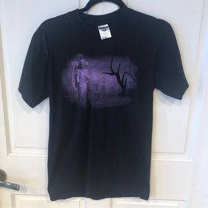 Small spooky grave yard Tshirt